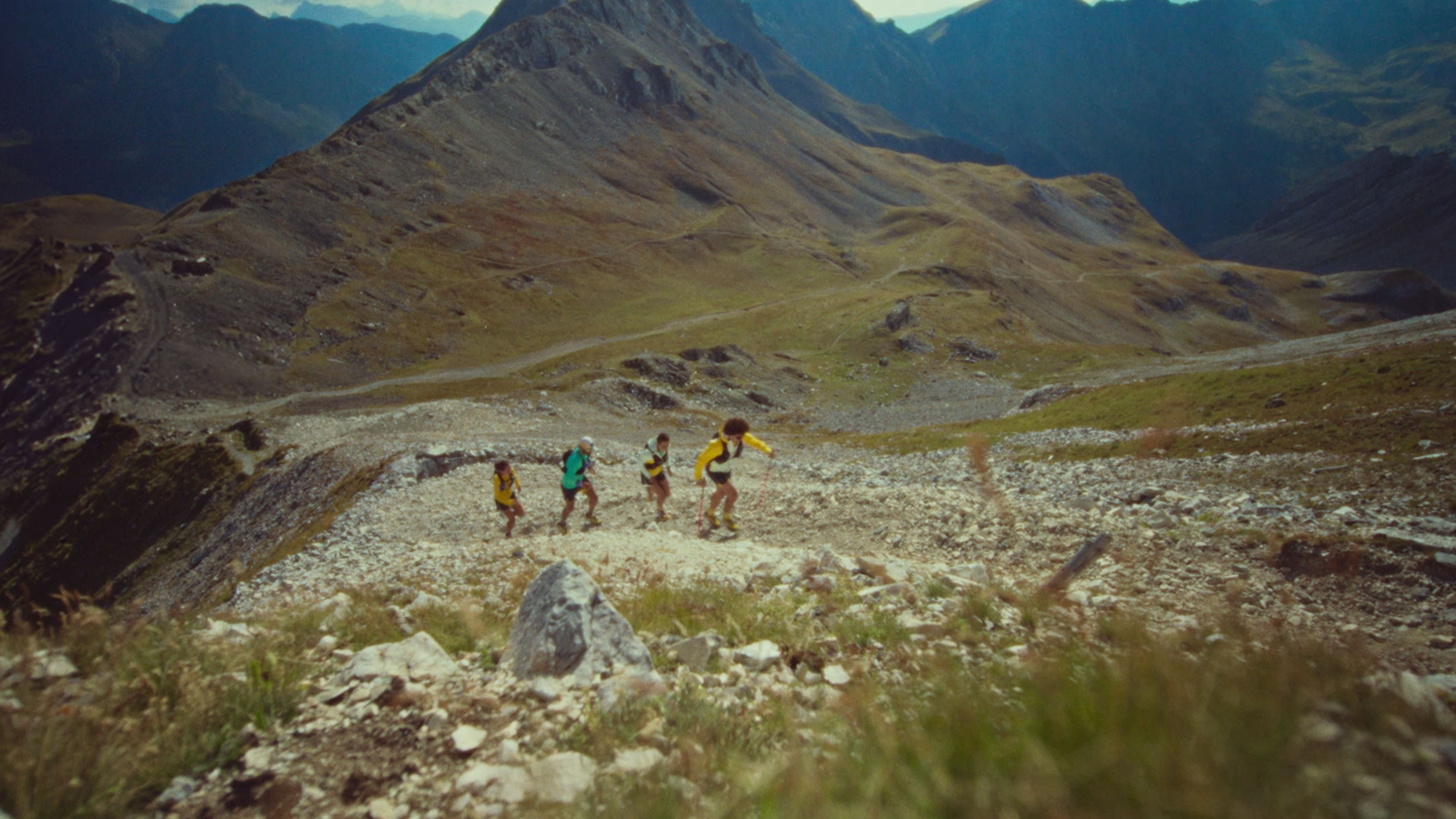 Poster Trending Music Videos by Local and Global Icons